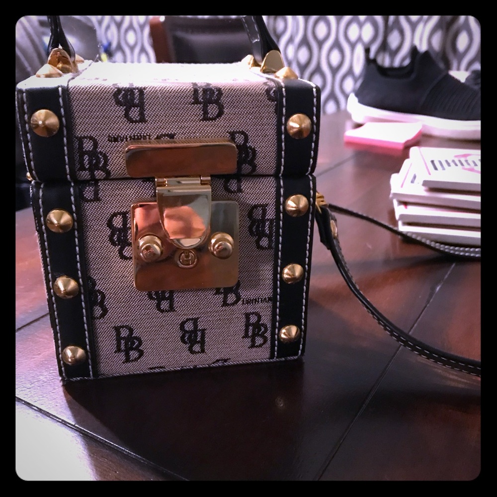 Vintage box clutch
